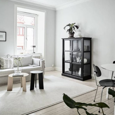 Black accents to create an interior with personality.