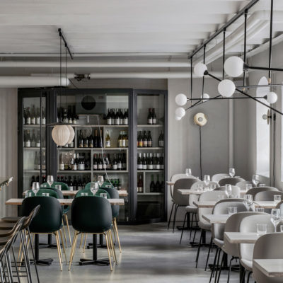 La cucina sostenibile ispira la palette di colori del ristorante Maannos